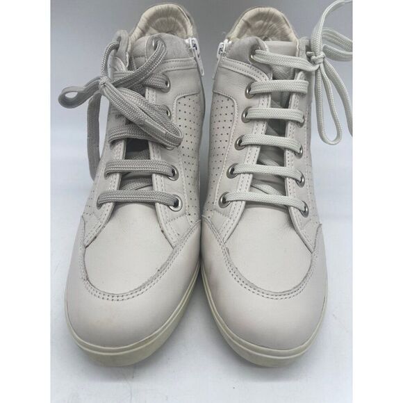 Geox Women Perforated Leather Side Zip Wedge Shoe Size 40 / 9.5 - Picture 1 of 8